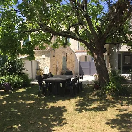 Grande Maison Au Coeur De St Georges D'oleron. Casa vacanze