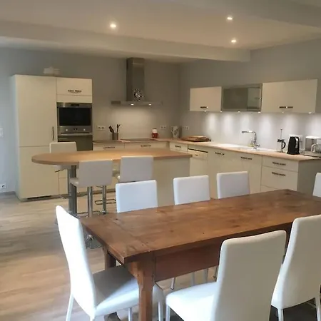 Grande Maison Au Coeur De St Georges D'oleron. *
