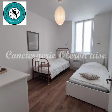 Grande Maison Au Coeur De St Georges D'oleron. Casa vacanze Saint-Georges-d'Oleron