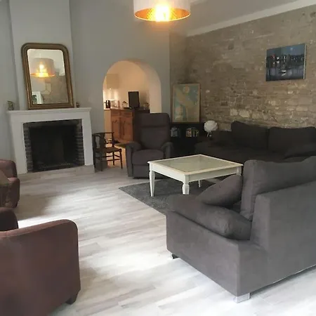 Grande Maison Au Coeur De St Georges D'oleron. *